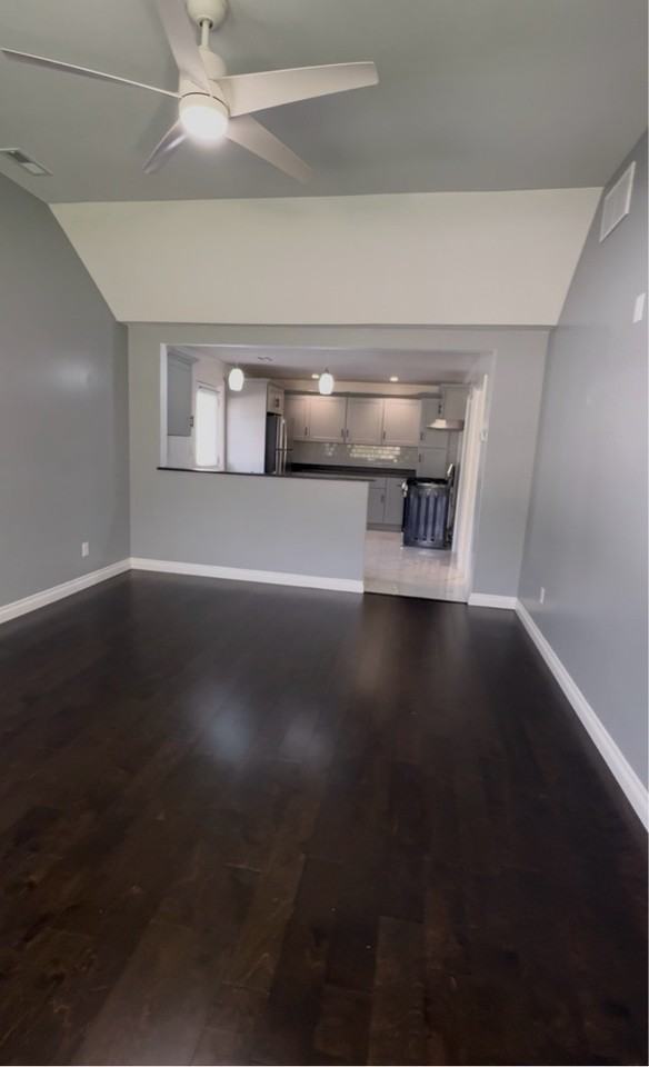 530 Roosevelt Ave #1 - Photo 3 of 13
