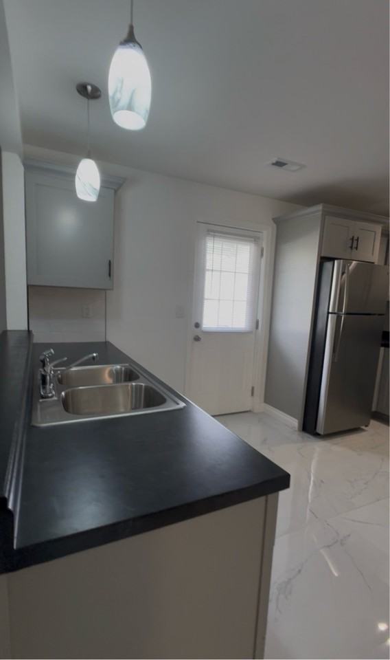 530 Roosevelt Ave #1 - Photo 6 of 13