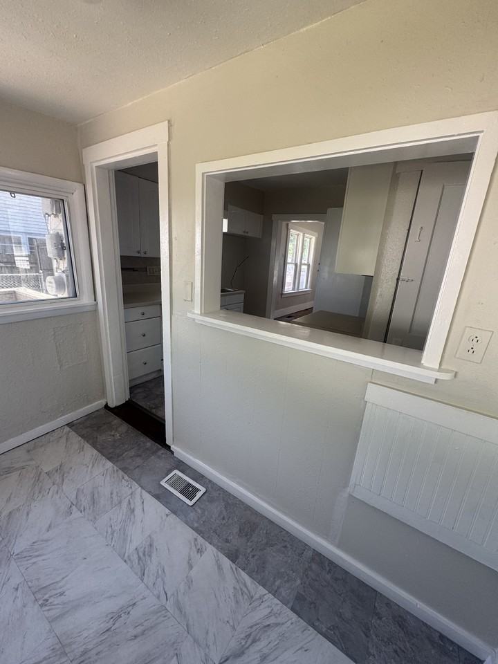 1932 Sw Atwood Ave #1 - Photo 6 of 10