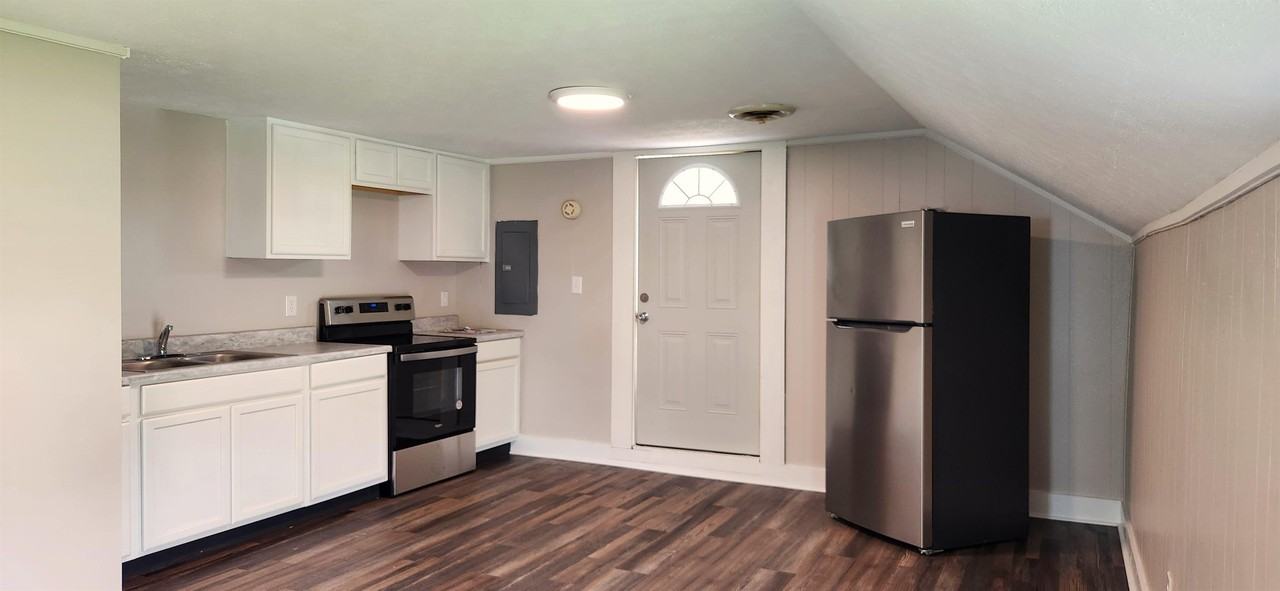 927 E Mount Vernon St #B - Photo 2 of 12