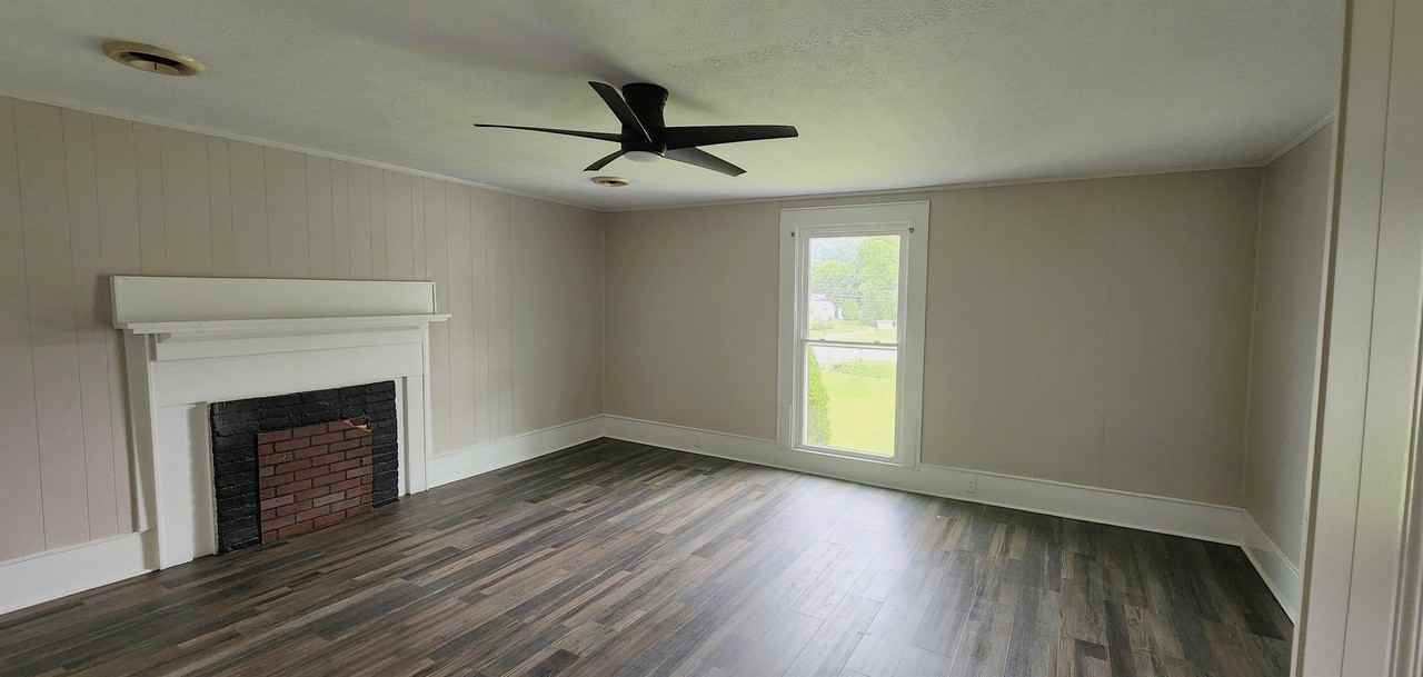 927 E Mount Vernon St #B - Photo 7 of 12