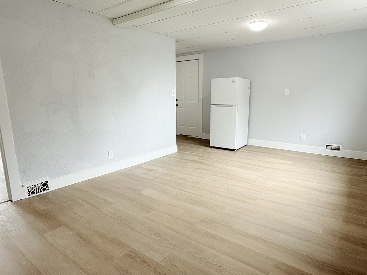 1011 Albert Rd #4 - Photo 2 of 12