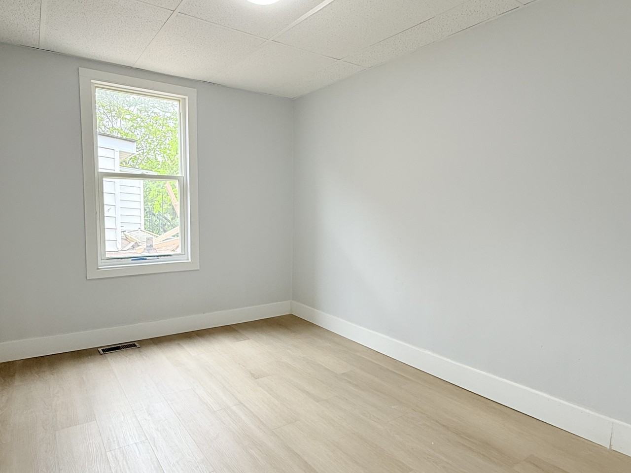 1011 Albert Rd #4 - Photo 7 of 12