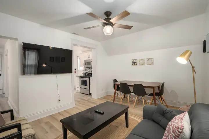 152 Essex St - Photo 2 of 11