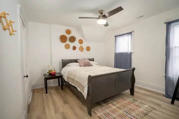 152 Essex St - Photo 5 of 11