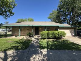 featured image of 901 N Oak Ave #1
