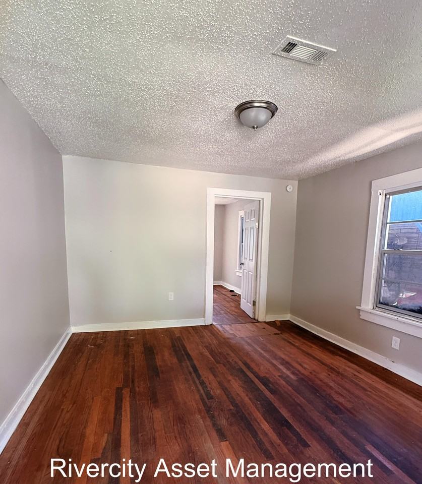 2133 Eldridge Ave #1 - Photo 3 of 7