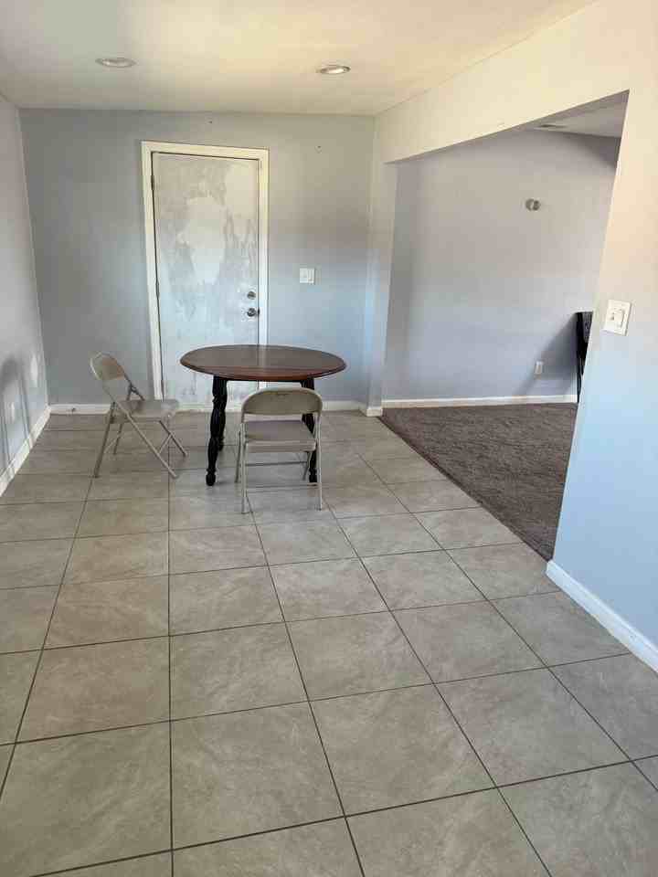 1434 Mesa Dr #1 - Photo 3 of 9