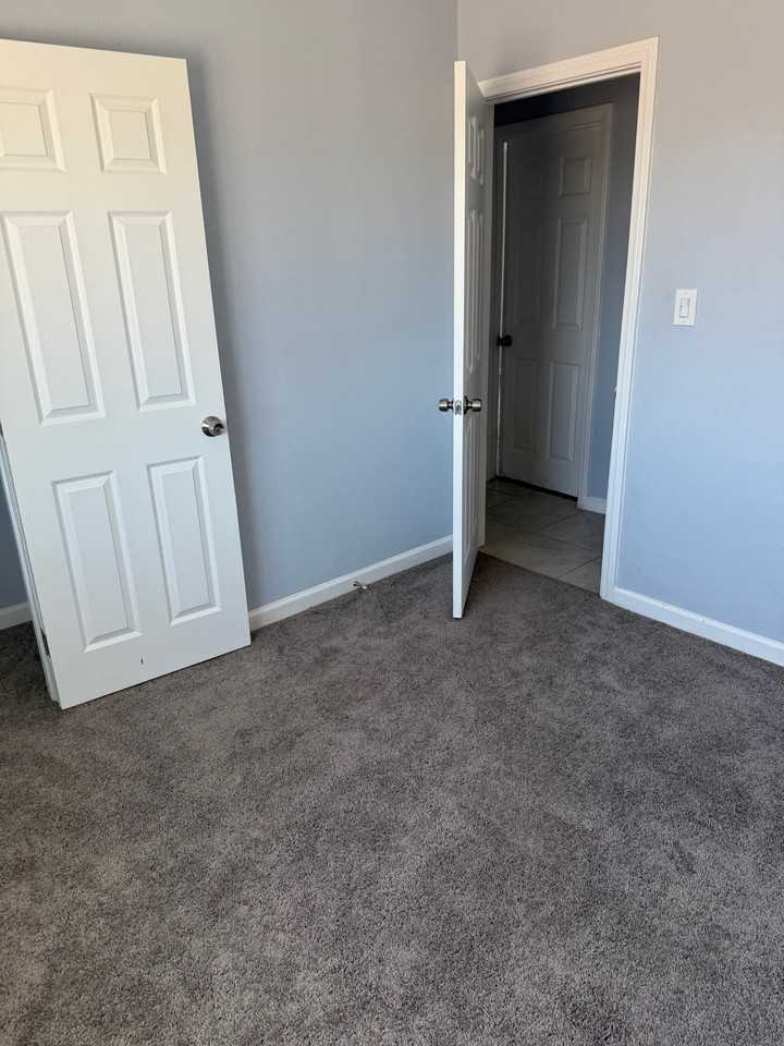 1434 Mesa Dr #1 - Photo 7 of 9