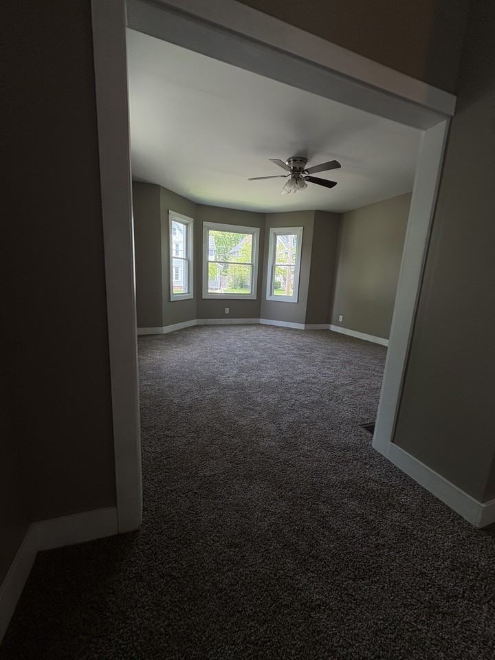 2306 6th St Sw #1 - Photo 4 of 14