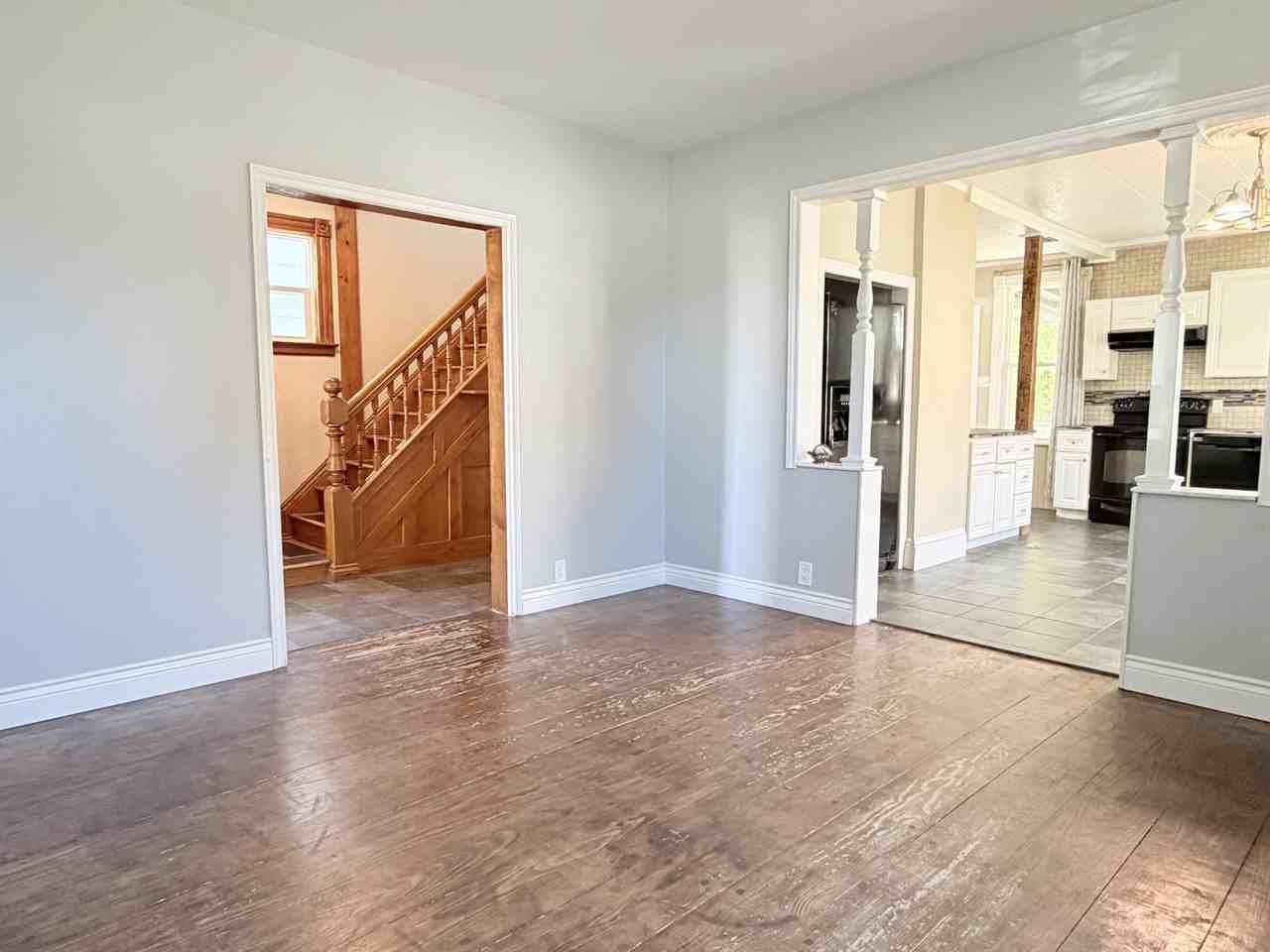 171 Mitton St S - Photo 4 of 26