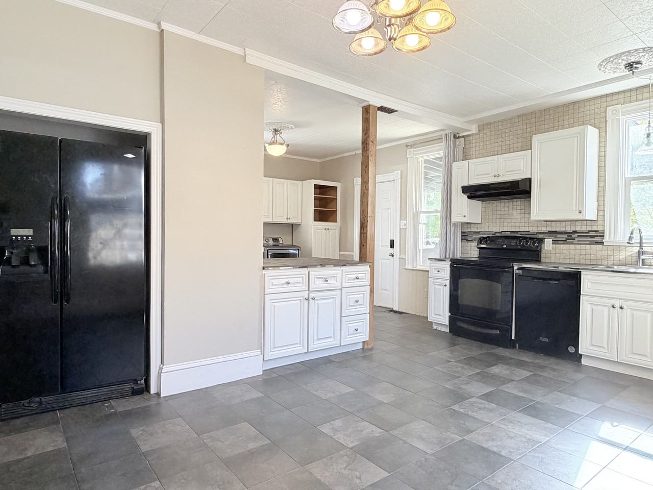 171 Mitton St S - Photo 7 of 26