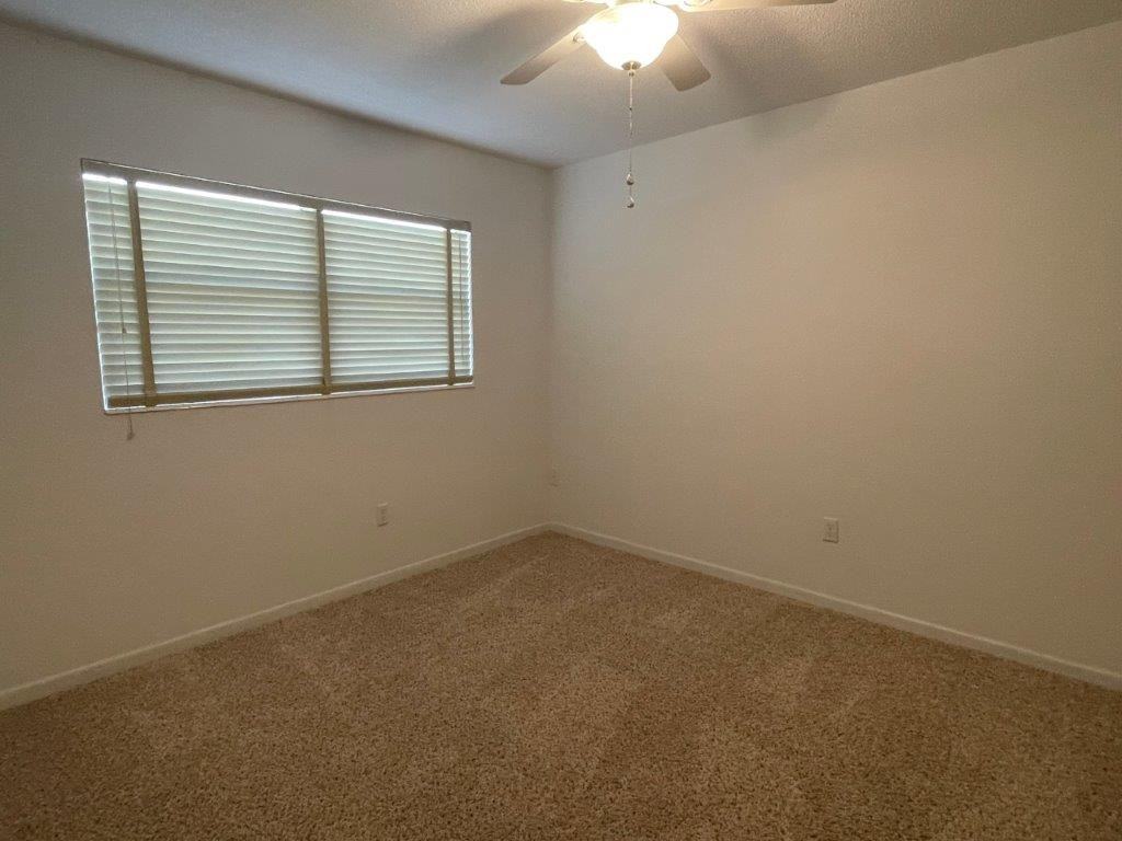 720 E Minnesota Ave Apt B #B - Photo 2 of 10