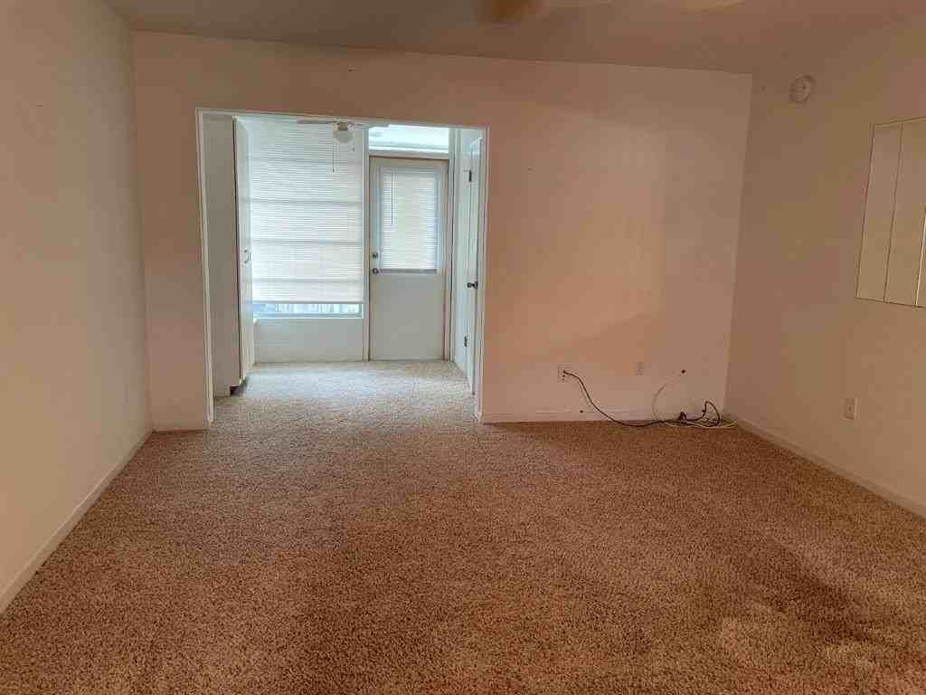 720 E Minnesota Ave Apt B #B - Photo 7 of 12