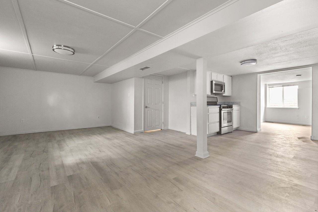 4757 S Jason St #B - Photo 4 of 14