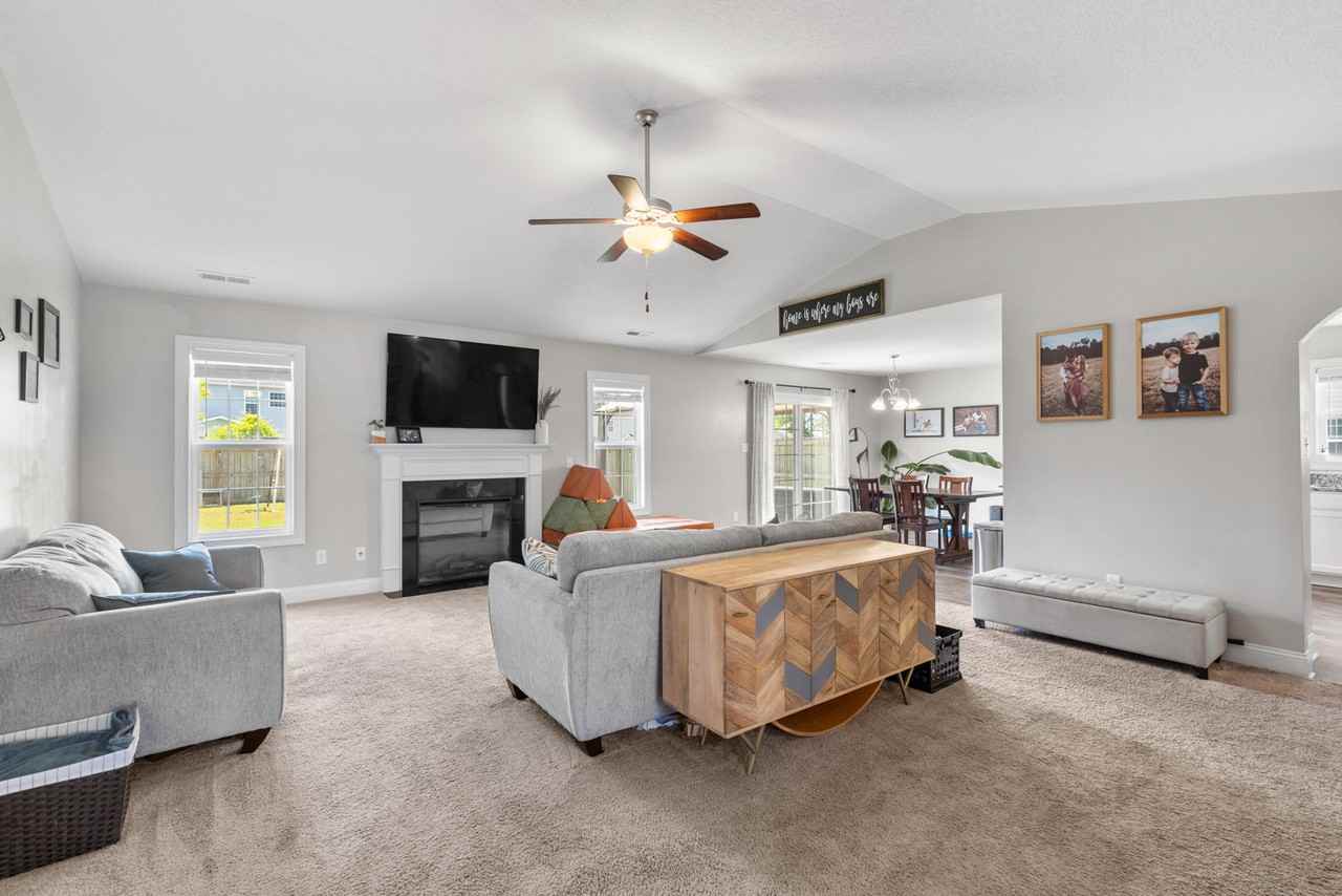 198 Moonstone Ct #1 - Photo 2 of 6