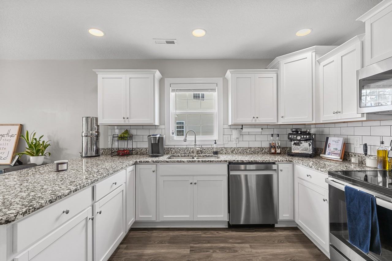 198 Moonstone Ct #1 - Photo 3 of 6