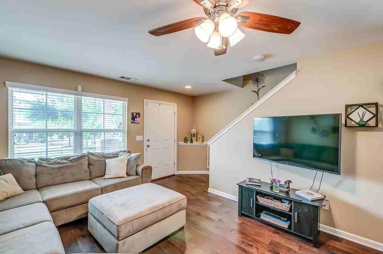 1431 Riverbrook Dr #1 - Photo 4 of 24
