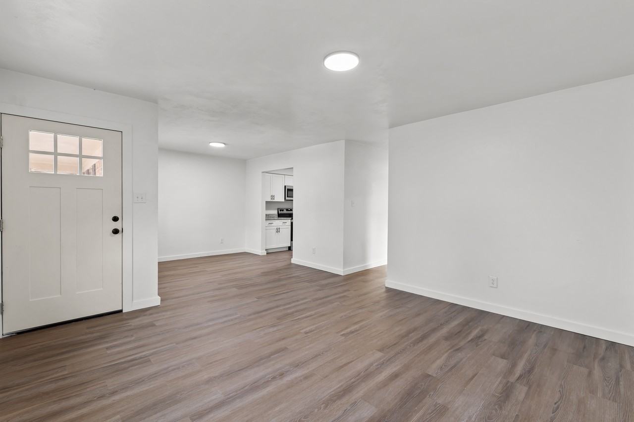 4617 Brookwood CourtUnit B #1 - Photo 5 of 27