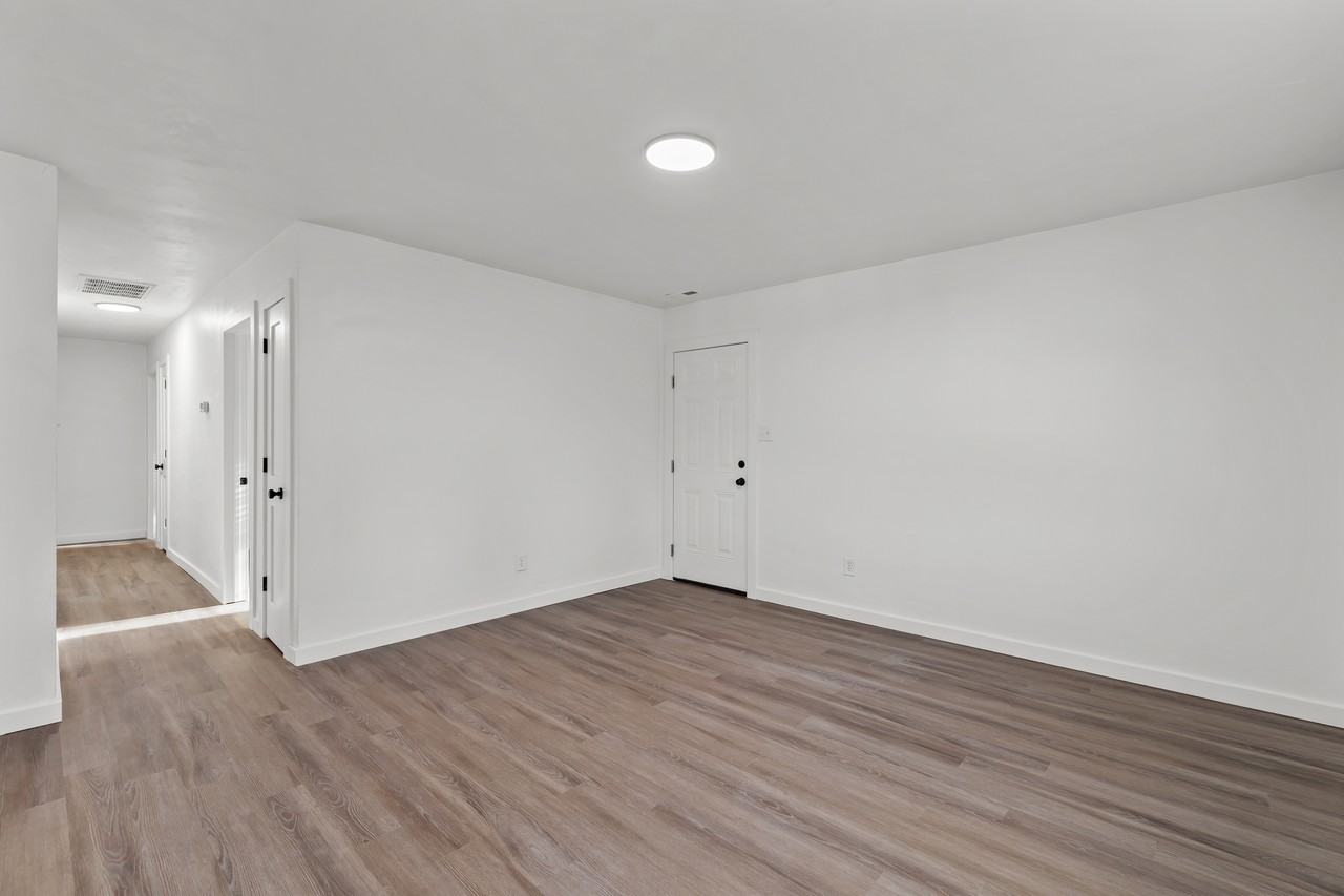 4617 Brookwood CourtUnit B #1 - Photo 6 of 27