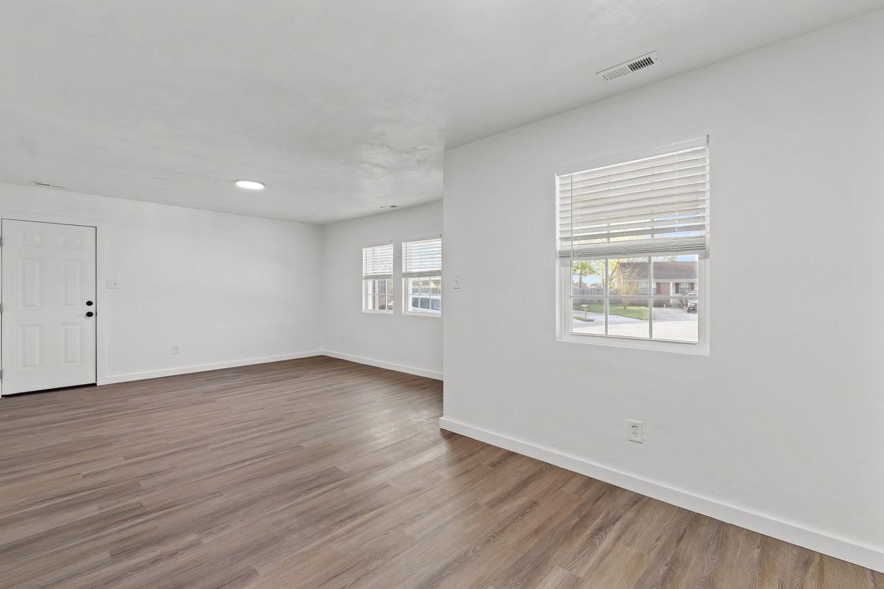 4617 Brookwood CourtUnit B #1 - Photo 7 of 27