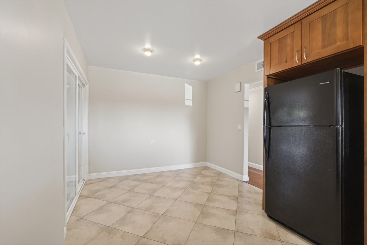 248 N Park Victoria Dr #1 - Photo 6 of 10