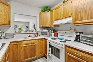 featured image of 1 Ridgeview Ct
