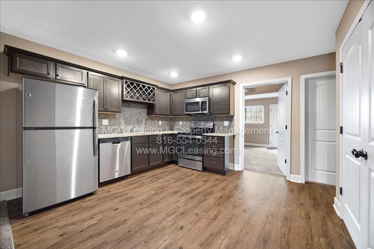 108-114 Barberry Ln - Photo 6 of 43