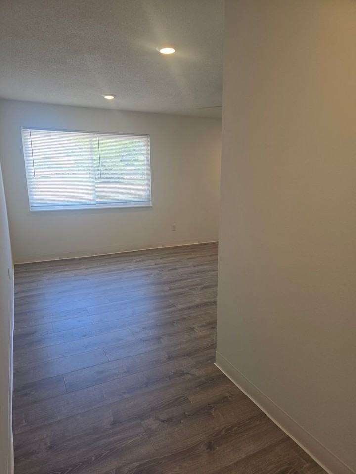 Bent Oak Apartments - Photo 5 of 34