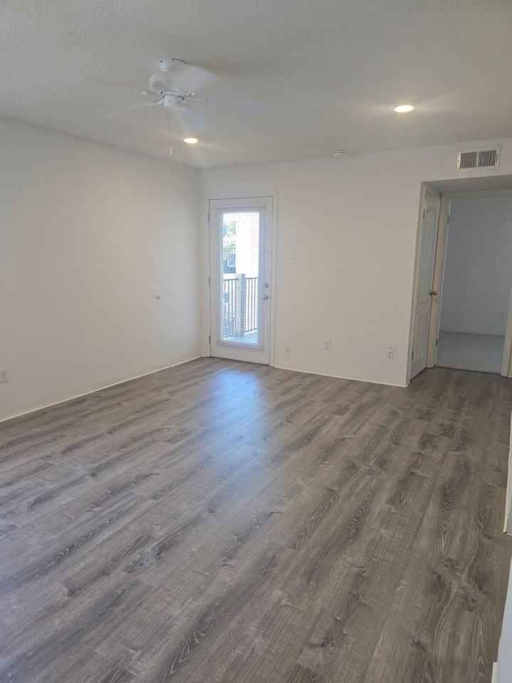 Bent Oak Apartments - Photo 6 of 34