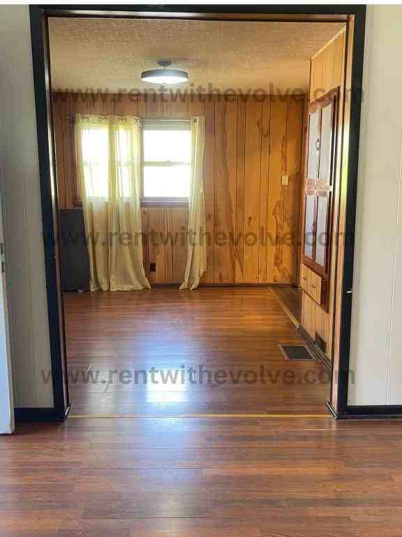 600 N Residence St - Photo 4 of 6