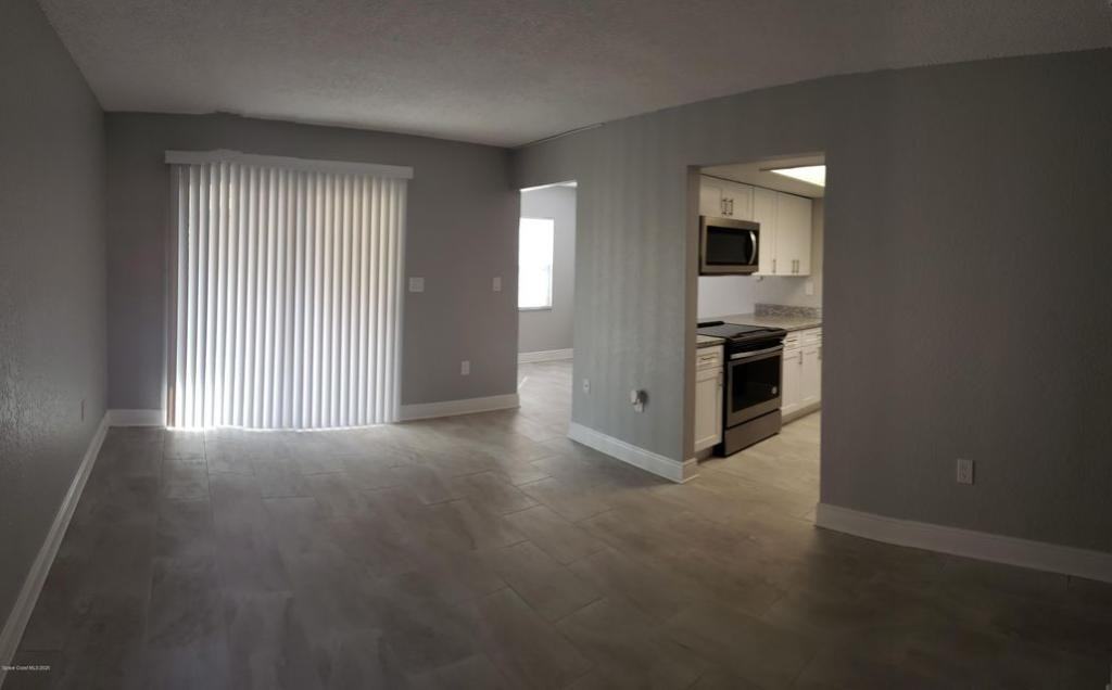 133 Bristol Ct - Photo 4 of 16