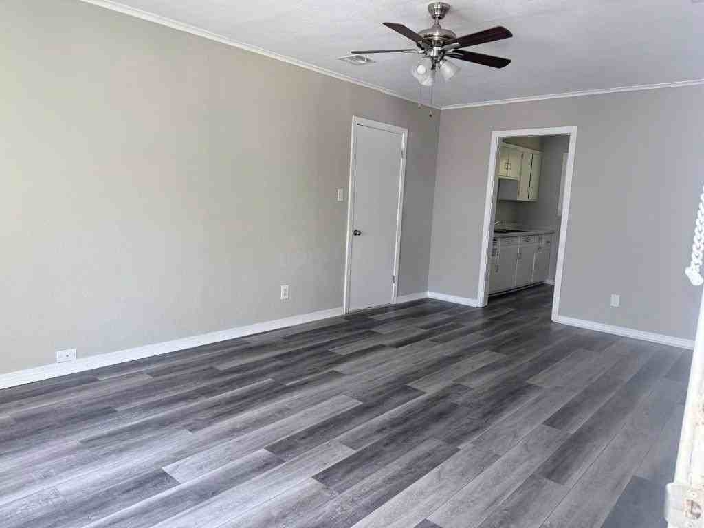 815 16th Ave Nw - Photo 2 of 7