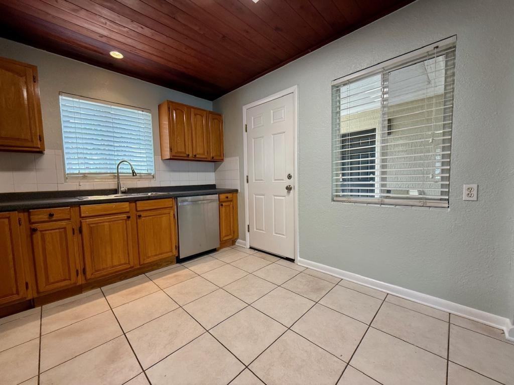818 Orange St - Photo 3 of 20