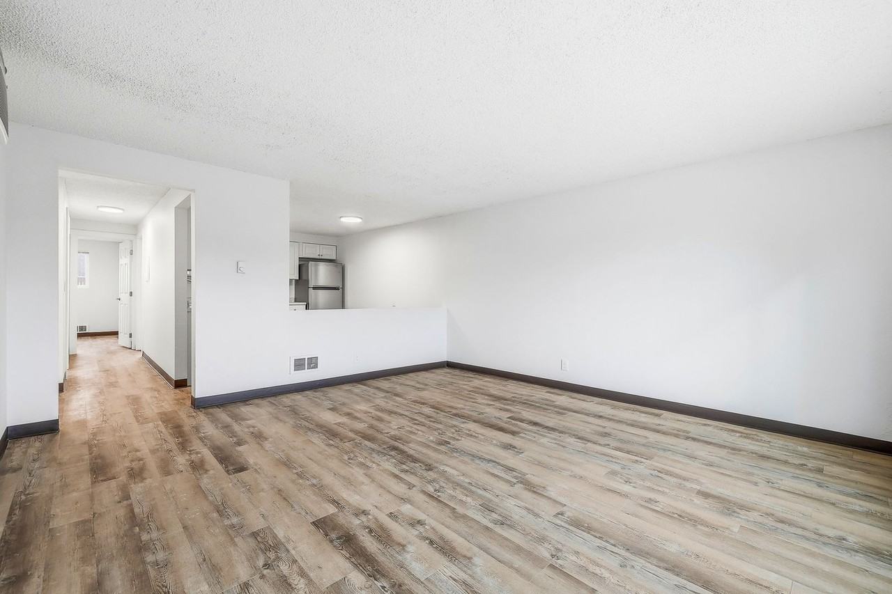 1 Month Free Rent Move In Special! Under New Management! - Photo 6 of 17