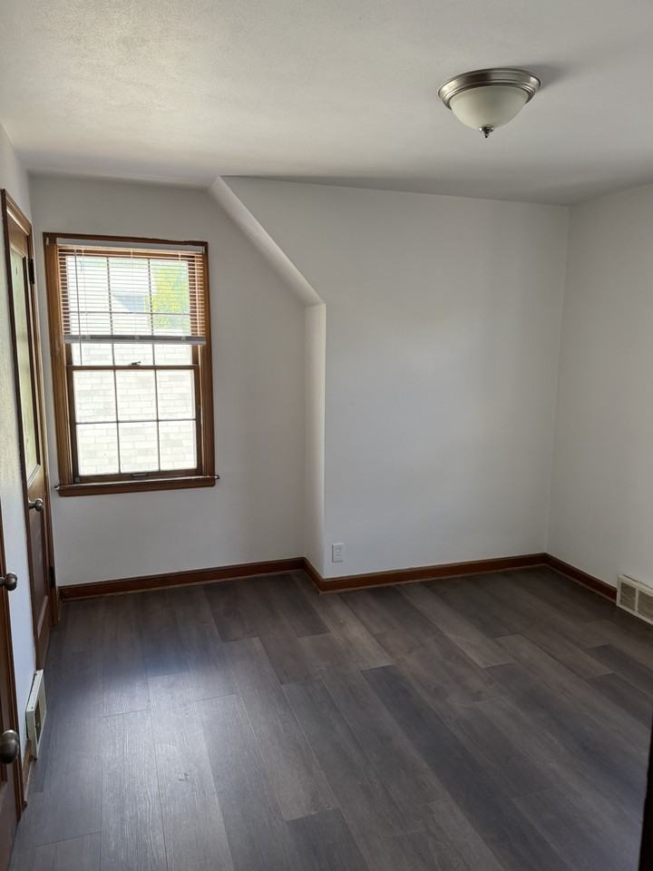 994 Oakdale Ave #2 - Photo 7 of 14