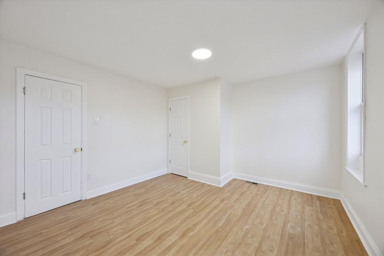 42 N Lindenwood St - Photo 6 of 26