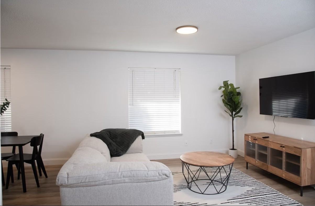 1017 S 22nd St #1 - Photo 3 of 13