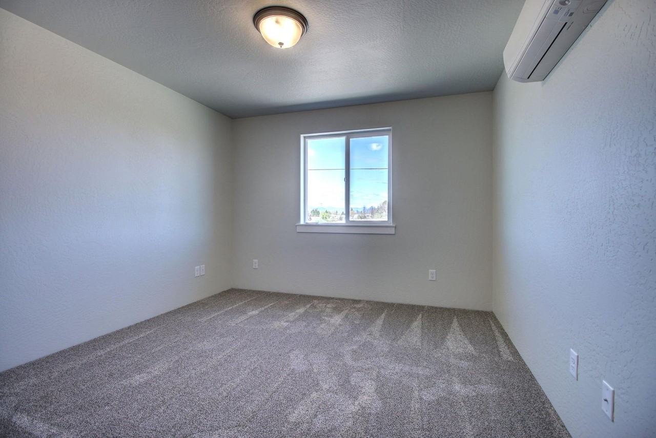 1161 Annalise St - Photo 7 of 11
