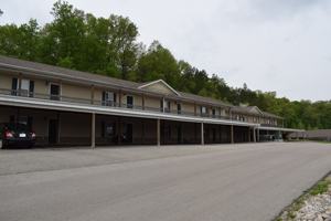 featured image of 16711 Hunters Ridge Ln