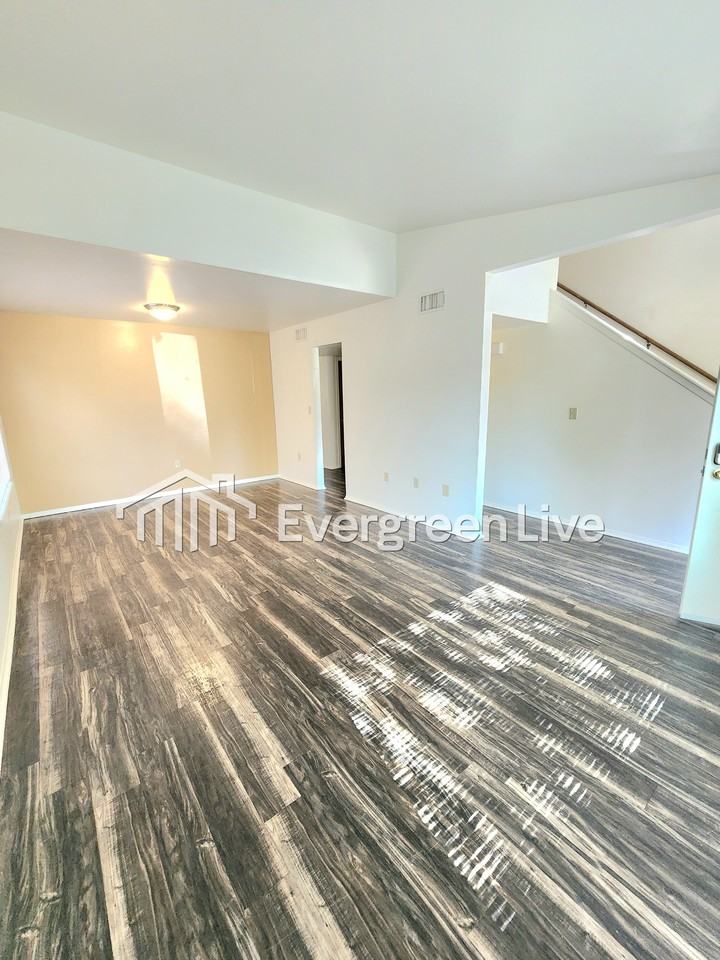 228 Buccaneer Loop - Photo 3 of 24
