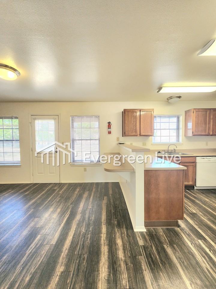 228 Buccaneer Loop - Photo 5 of 24