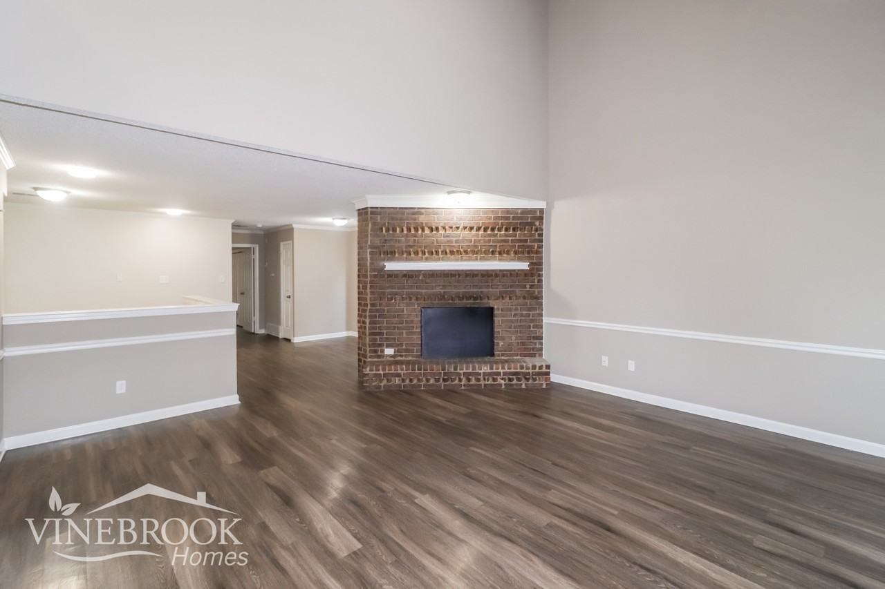 4263 Cedartree Dr - Photo 4 of 15