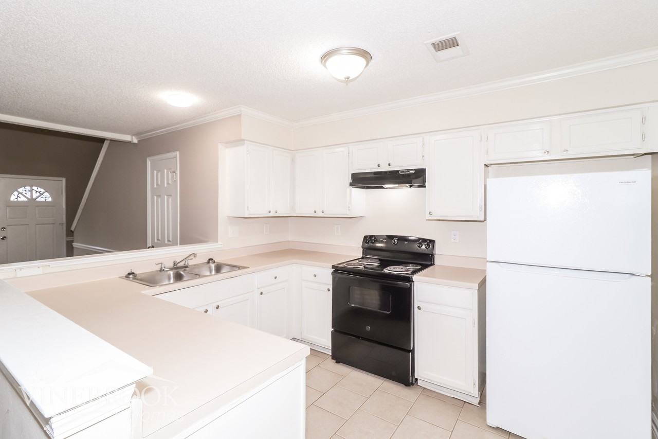 4263 Cedartree Dr - Photo 6 of 15