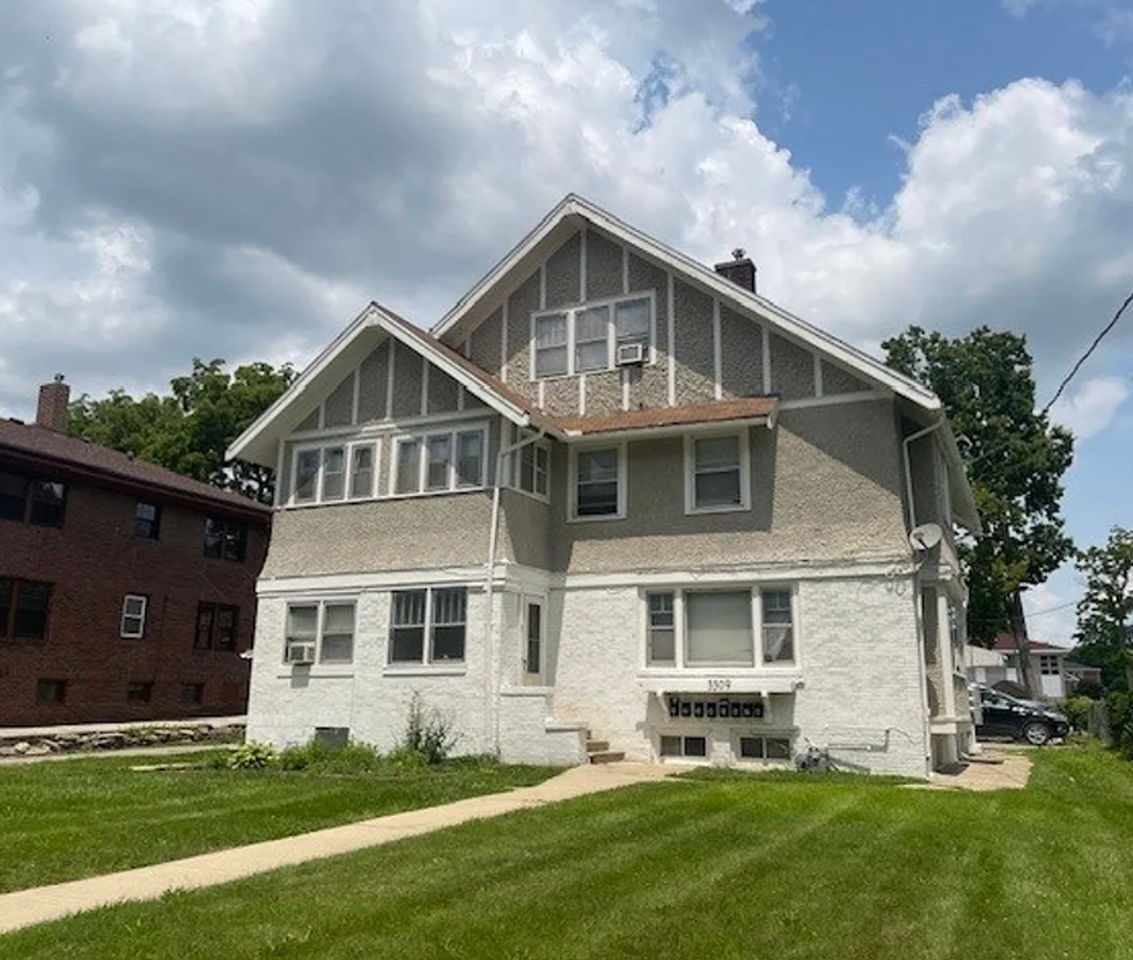 3309 University Ave - Photo 3 of 3