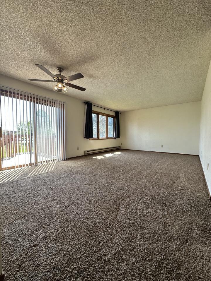 325 Cape Cod Dr - Photo 2 of 9
