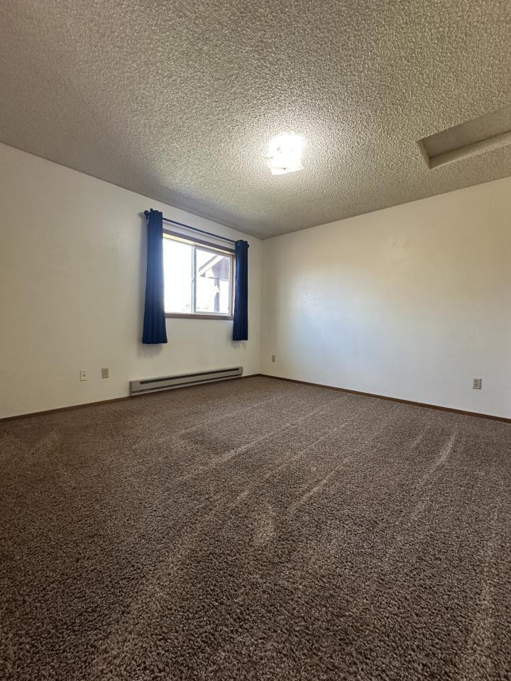 325 Cape Cod Dr - Photo 5 of 9