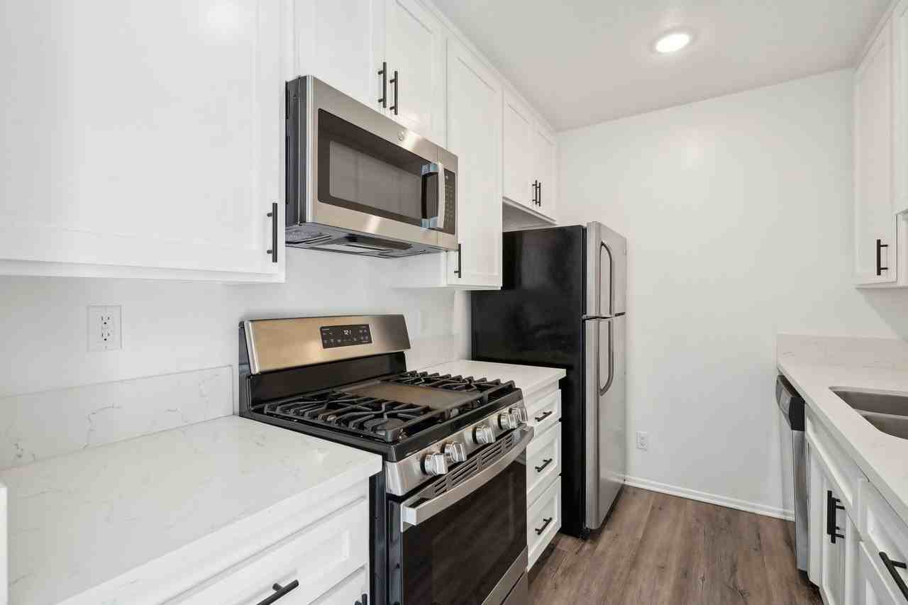 12323 Texas Ave - Photo 7 of 35
