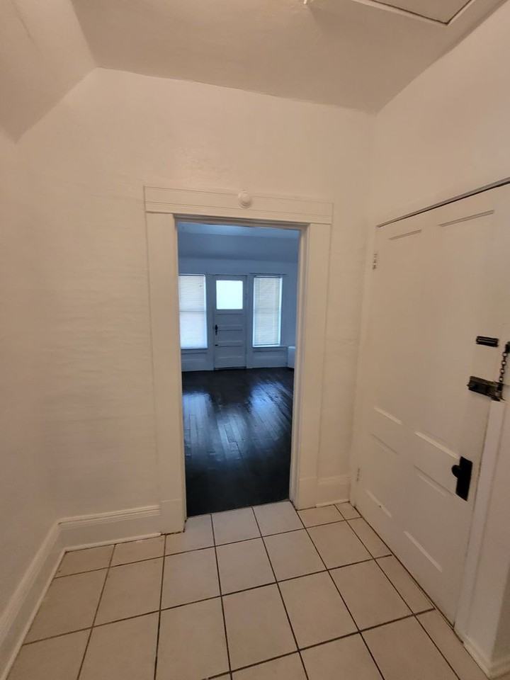 202 W 2nd Ave #2 - Photo 5 of 13