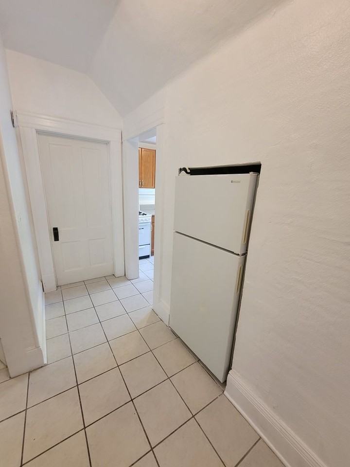 202 W 2nd Ave #2 - Photo 6 of 13